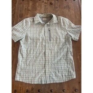 LL Bean Shirt Mens Medium Short Sleeve Button Front Lightweight Pockets Vents